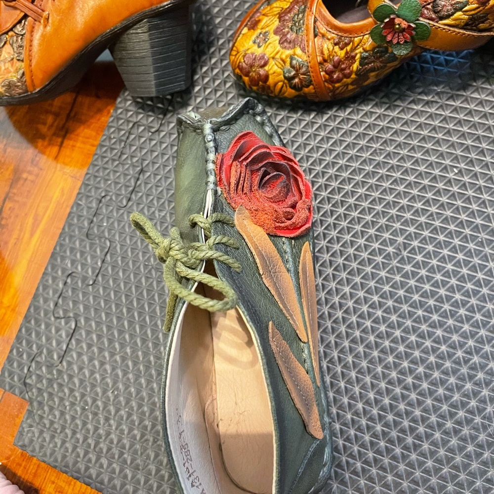Shoes - Picture 3 of 3